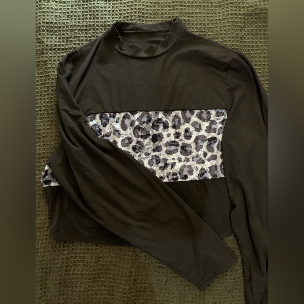 SHEIN Long Sleeve Cropped Leopard Print Tee 3X(18)